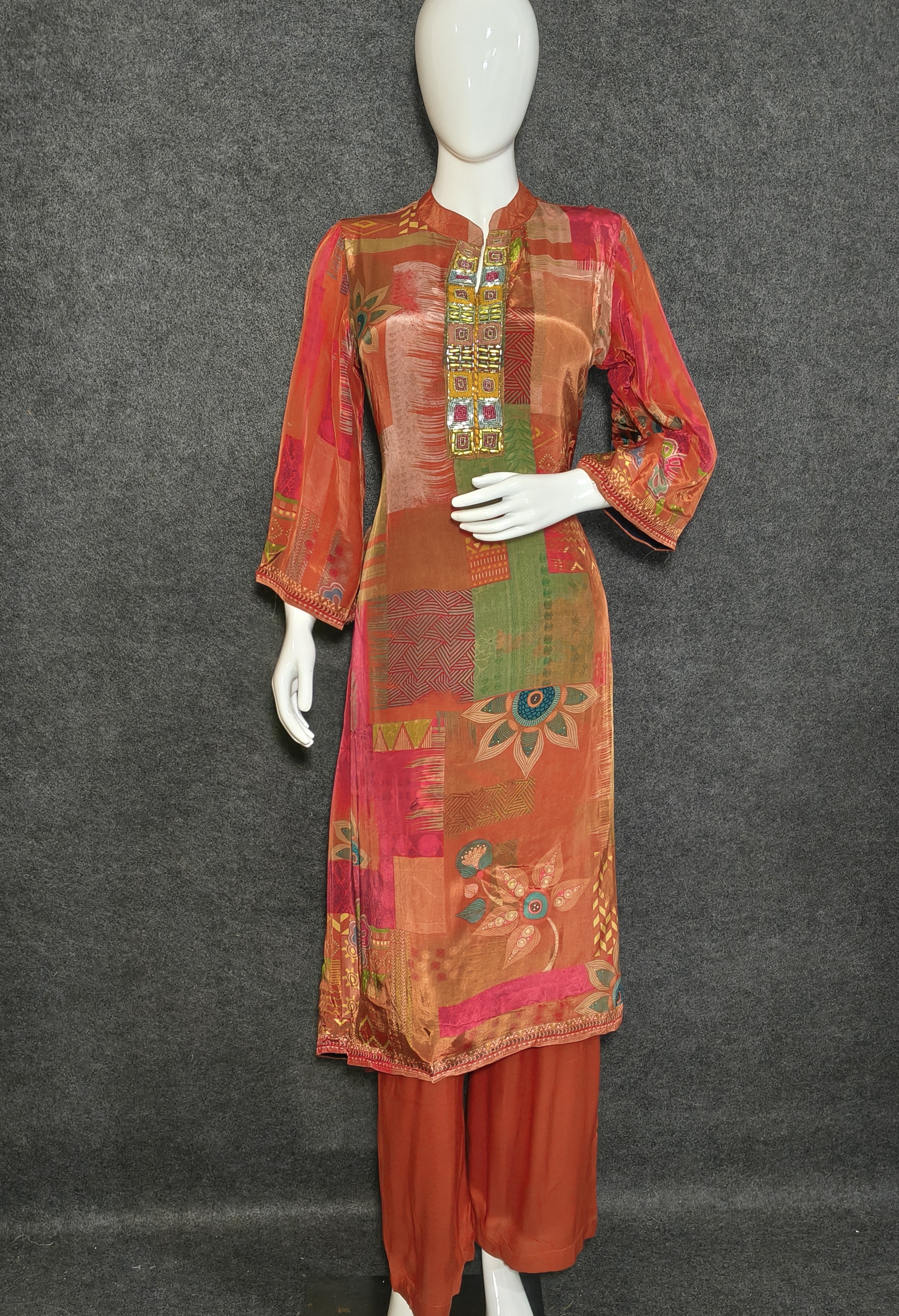  Women's Orange Patchwork Kurta Set – Traditional Ethnic Wear with Embroidered Neckline & Reddish-Brown Pants