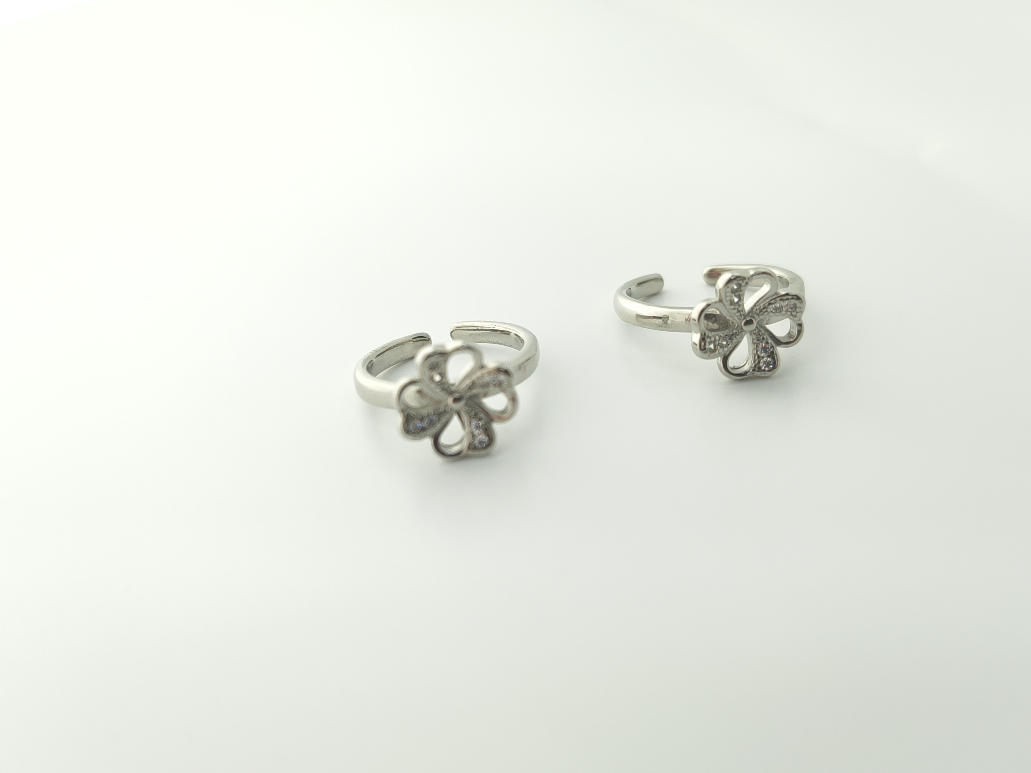 925 Sterling Silver Clover Flower Toe Rings with Cubic Zirconia